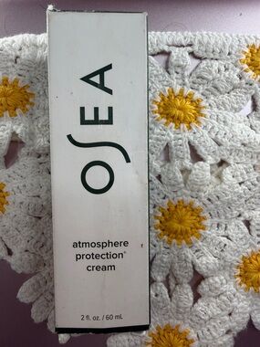 OSEA Atmosphere Protection Cream — White with Yellow Accents